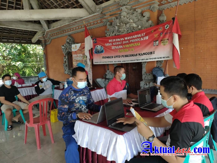 Vaksinator Polres Karangasem Sasar Masyarakat Perbatasan Untuk di Vaksin