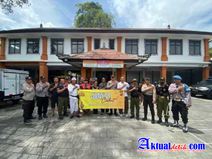 Dengar Aspirasi Masyarakat, Kapolsek Densel Gelar Jumat Curhat di Pasar Sidakarya