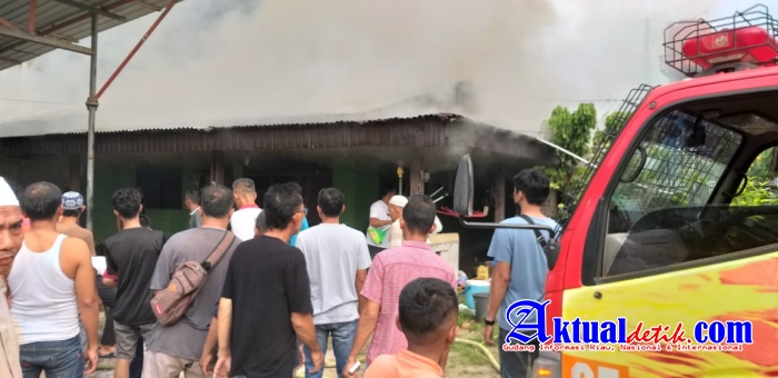 Sebuah Rumah Milik Pengusaha Pecal Lele di Lalap Sijago Merah