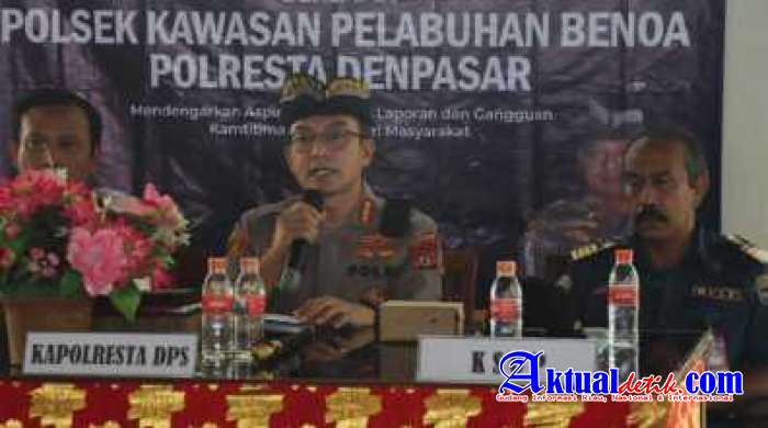 Kapolresta Denpasar Gelar Jumat Curhat di Pelabuhan Benoa, Soroti Peredaran Miras