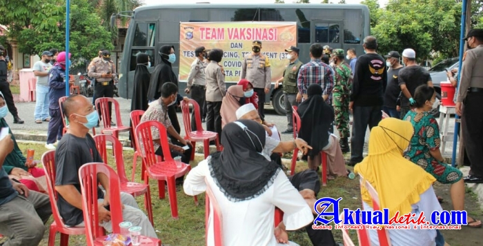 Kapolresta Pekanbaru Mengunjungi Tempat-tempat Pelaksanaan Vaksinasi Covid-19