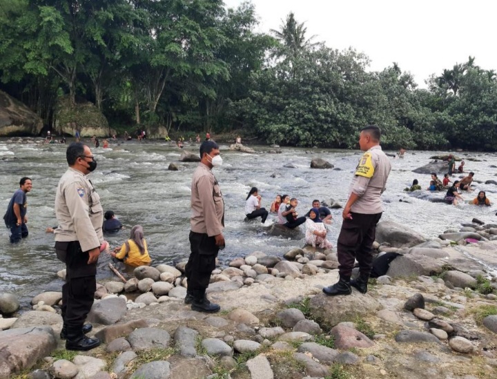 Personil Polsek Namorambe Polresta Deli Serdang Laksanakan Pengamanan Tempat Wisata