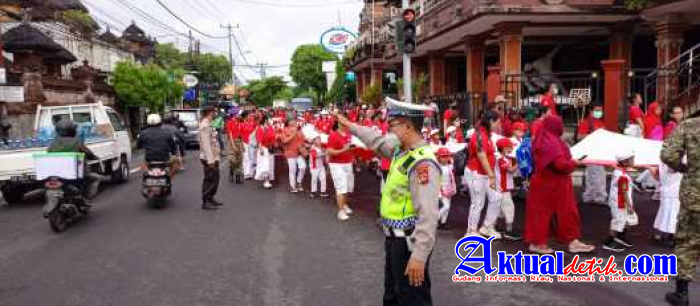 Personil Polsek Denpasar Timur (Dentim) Pengamanan Upacara Pembukaan Pendidikan Pendahuluan Bela Neg