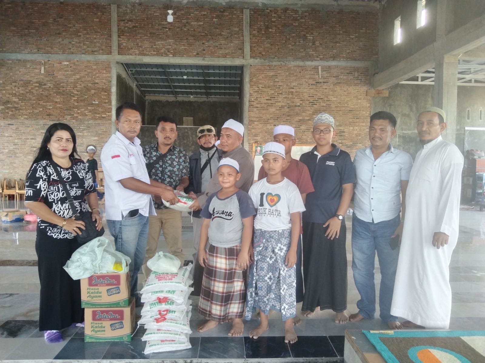 Kembali Persatuan Wartawan Polda Sumatera Utara (PWPSU) Berbagi Kasih Bersama Pondok Pesantren