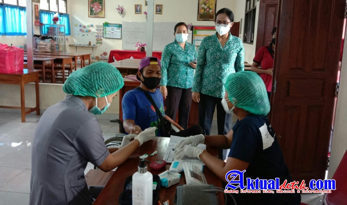 Kapolsek Tampaksiring Pimpin Giat Pengamanan Vaksinasi Warga Penyandang Disabilitas