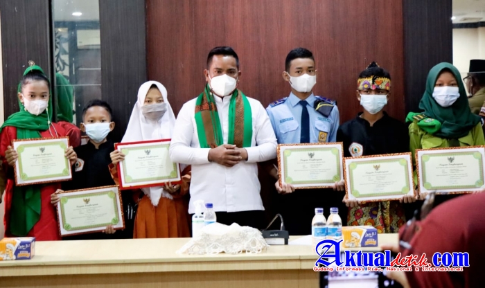 Bupati Pelalawan Bersilaturrahmi Bersama Guru dan Siswa Berprestasi Kabupaten Pelalawan
