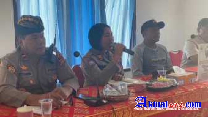 Jumat Curhat, Kapolres Jembrana Dengan Toga, Tomas dan Lembaga Masyarakat Desa Yeh Kuning