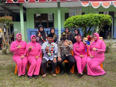 Memperingati Hari Guru, Kapolsek Sabak Auh Berikan Kejutan Kepada Guru MAN 1 Siak