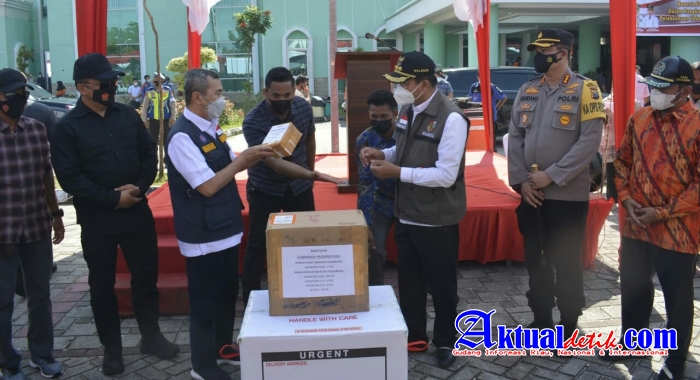 Sebagai Upaya Memerangi Covid-19, Gubernur Riau Berikan Bantuan 50.000 Vaksin untuk Masyarakat
