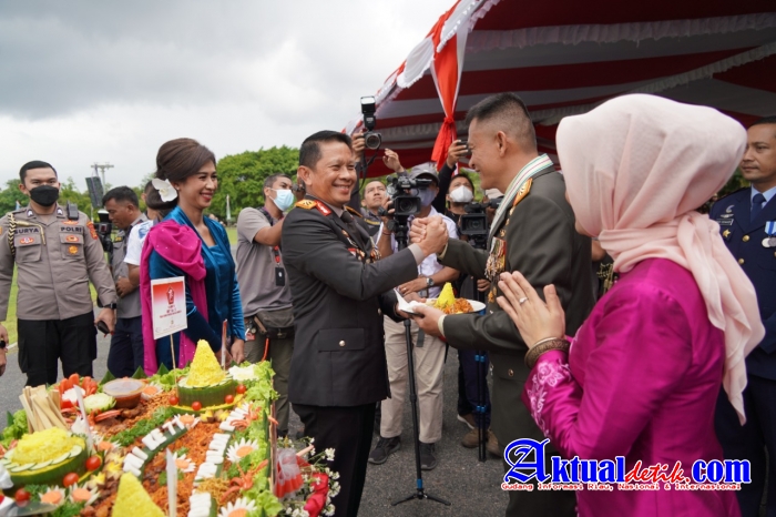 Kapolda Bali Hadiri HUT TNI Ke-77