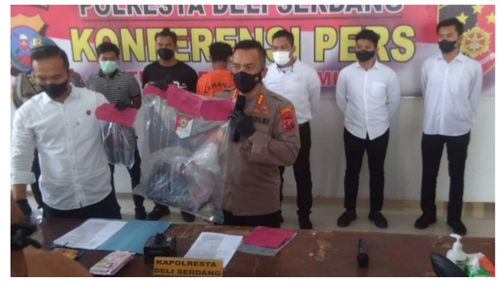 Kapolresta Deli Serdang Pimpin Konfrensi Pers Kasus Pembunuhan di daerah persawahaan