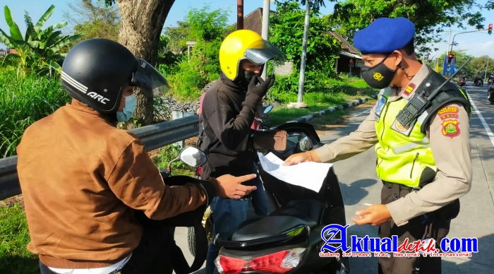 Hari Terakhir PPKM, Personil Ops Aman Nusa Agung II Tetap Gelar Penyekatan