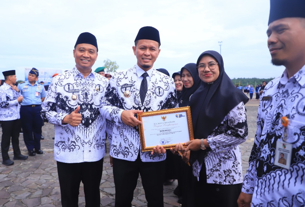 Wali Kota Pekanbaru Apresiasi Peran Strategis Guru dalam Membangun Sumber Daya Manusia Unggul