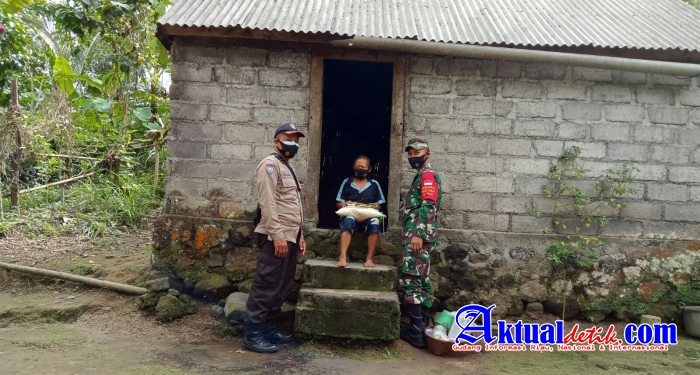 Buktikan Kehadiran Pemerintah Ditengah Masyarakat Melalui Bantuan Paket Sembako