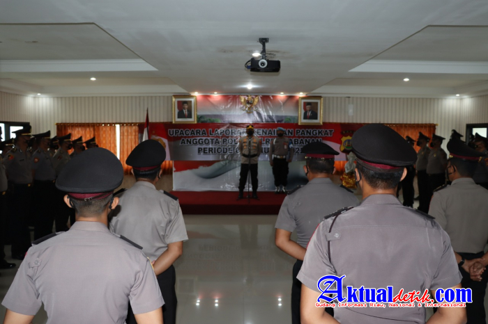 Kapolres Tabanan Pimpin Upacara Kenaikan Pangkat dan Anggota Masuki Masa Purna Tugas