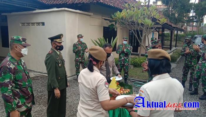 Dandim 1616/Gianyar dan Sejumlah Prajurit Sambangi Kediaman Kapolres Gianyar