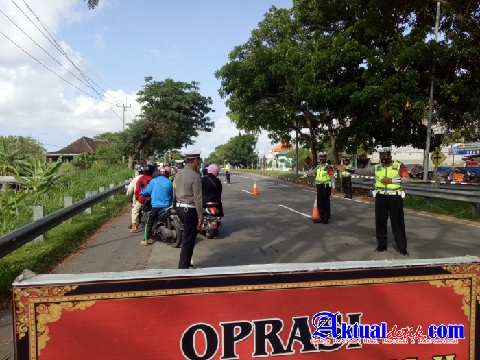 Prokes dan Tertib Berlalu lintas, Ops Patuh Agung 2021 Polres Gianyar Gelar Pemeriksaan Kendaraan