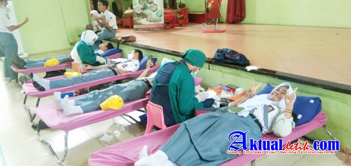 Kegiatan Donor Darah PMR Wira SMA Negeri 4 Semarang Sukses 