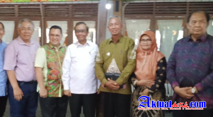 Prof Mahfud Sosok Yang Perduli Bangsa, Mendapat Dukungan 260 Juta Rakyat, Dimana Posisi Partai?