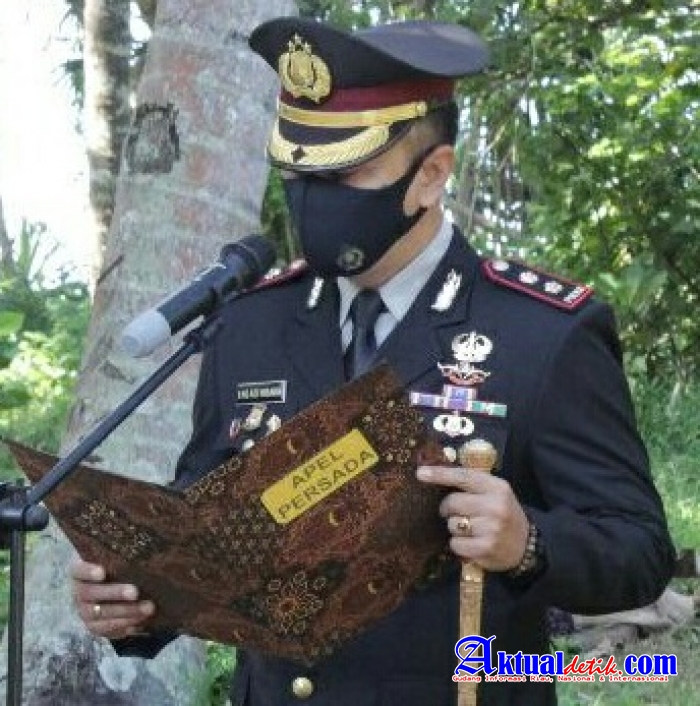 Kapolres Jembrana Berikan Penghormatan Terakhir Kepada Alm. Aiptu I Kade Agus Kartika