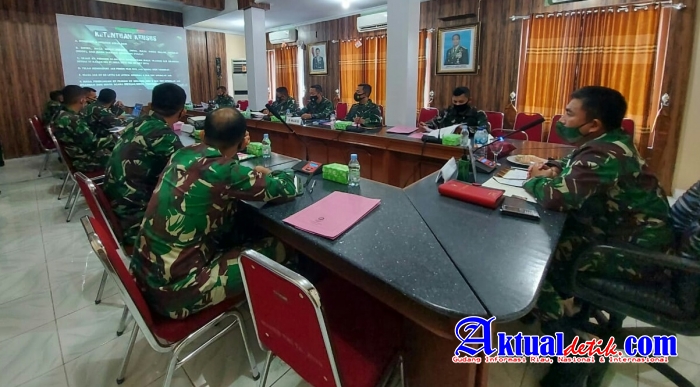 Danrem 152 Brigjen TNI Imam Sampurno Setiawan memimpin Sidang Kenaikan Pangkat Dan Karier