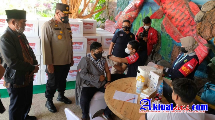 Polri Peduli Negeri, Polda Bersama BEM Se Riau Gelar Baksos Di Rumbai