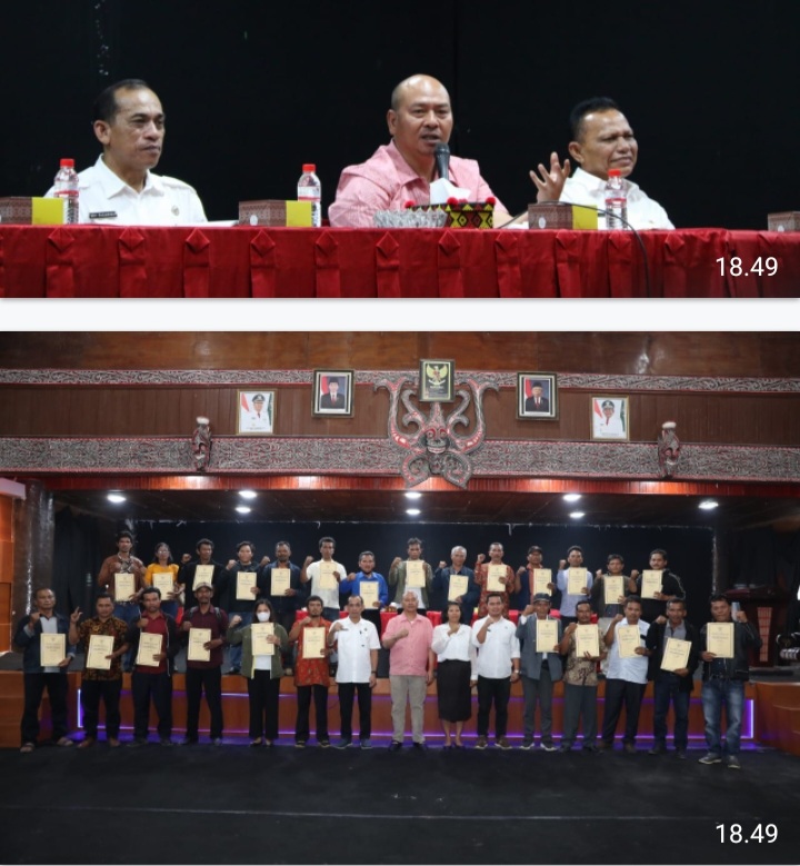 Bupati Tapanuli Utara Berikan Hadiah Natal Akte Notaris Kepada 444 Kelompok Tani