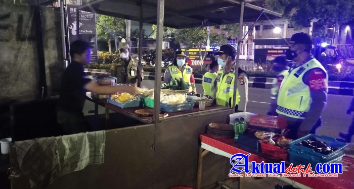 Pastikan masyarakat Patuhi PPKM Darurat, Petugas Gabungan Gelar Giat Yustisi