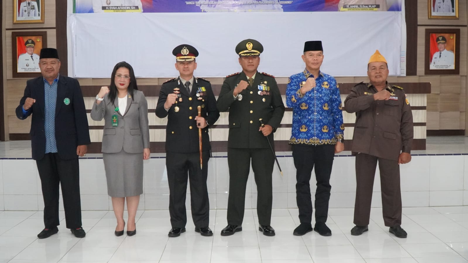 Kapolres Langkat AKBP Danu Pamungkas Totok Bersama Forkopimda Langkat Peringati Hari Pahlawan