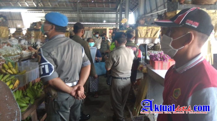 Pasar Tenten Guwang dan Pasar Seni, Steakholder dan Polsek Sukawati Edukasi Masyarakat