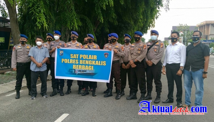 Sat Polair Bengkalis Berbagi Tajil beserta Masker Kepada Masyarakat