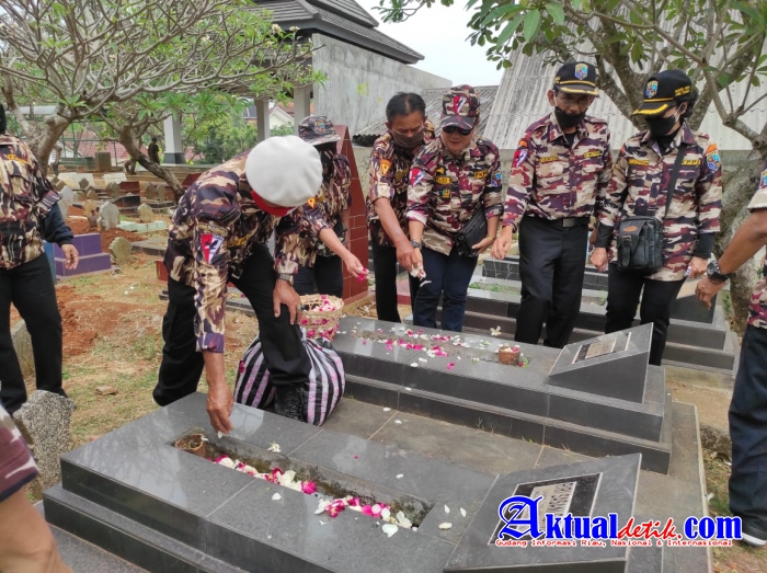Jelang HUT ke-43 PD XI FKPPI Jawa Tengah Gelar Kegiatan Tabur Bunga dan Baksos