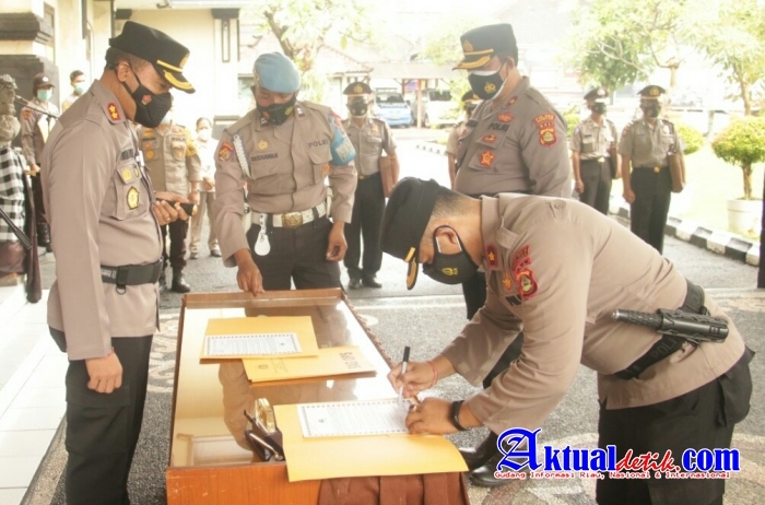 Polres Gianyar Tanda Tangani Komitmen Menuju WBK dan WBBM