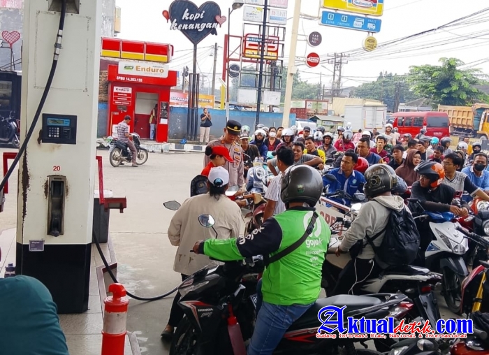 Antrean Isi BBM Mengular, Polresta Deli Serdang Lakukan Pengamanan dan Pengaturan jalur Tiap SPBU