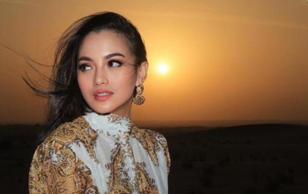 Sisi Kelam Masalalu Artis Cantik Ririn Ekawati