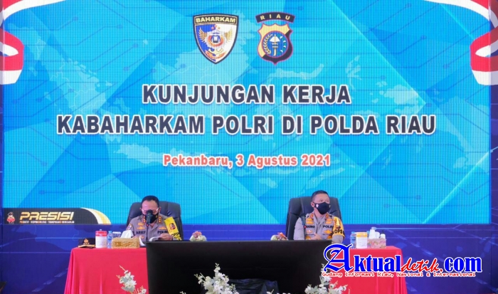 Kabaharkam Polri Apresiasi Penggunaan Tekhnologi Dalam Penanganan Karhutla Di Riau