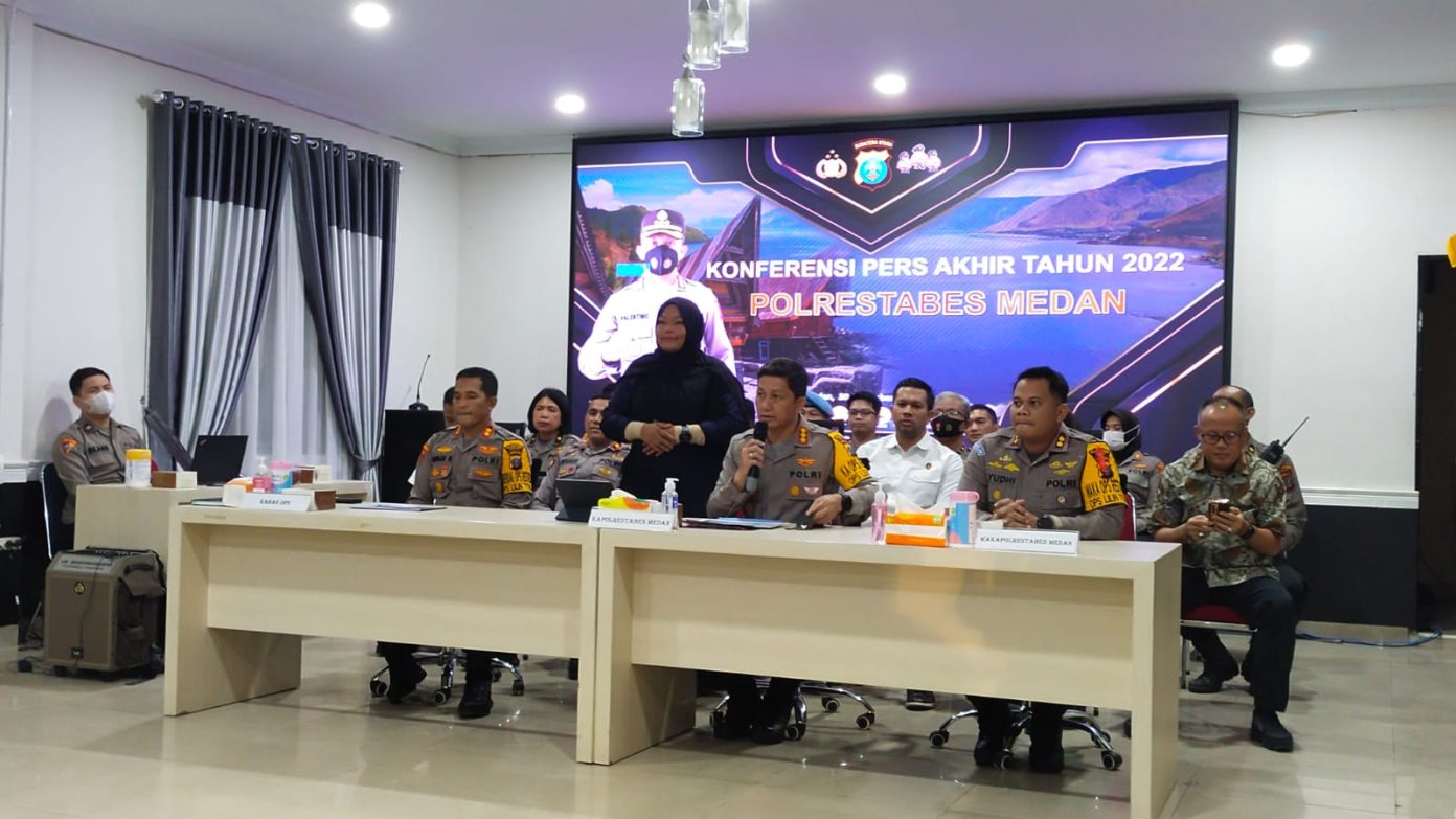 Pengunjung Tahun 2023, Kapolrestabes Medan Pimpin Konfrensi Pers