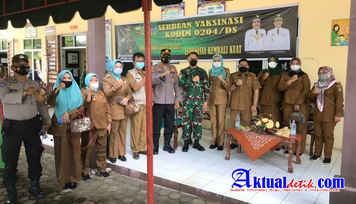 Kegiatan Vaksinasi Massal di UPT Puskesmas Kelurahan Rambung Kota Tebing Tinggi