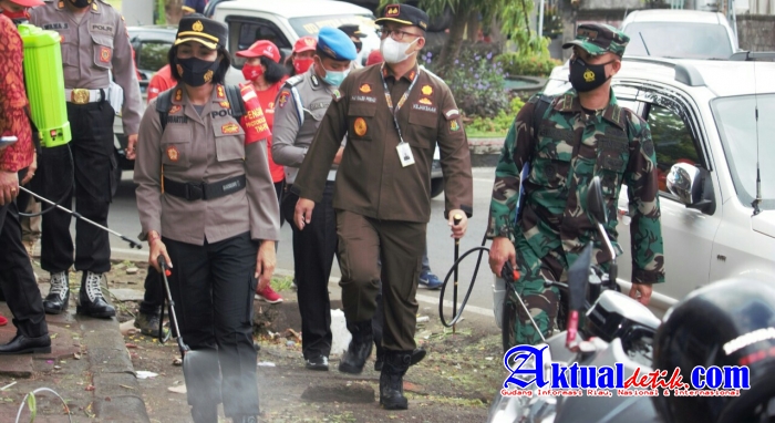 Polres Karangasem Gelar Apel Pasukan Kesiapan PPKM Darurat di Lapangan Tanah Aron