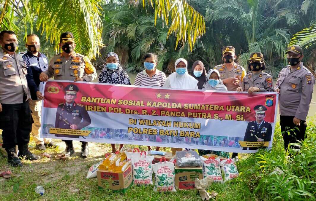 Kapolres Batubara Berikan Bantuan Sosial Kepada Para Janda Kurang Mampu