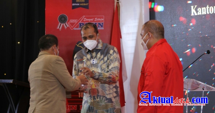 Kemenkumham Bali Terima Penghargaan Ajang Access To Justise Award