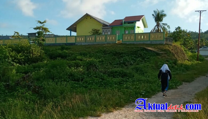 Pemda Halsel Didesak Tinjau Kembali Kinerja Kepsek SDN 123 Halsel