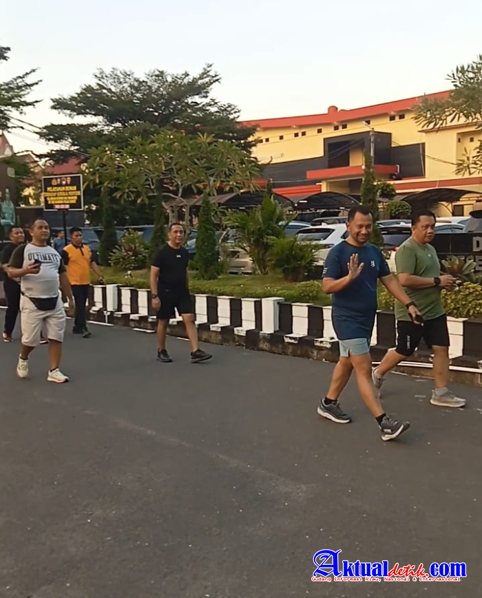 Direktur Narkoba Polda Sumut Jalan Sehat Bersama Kasubdit 1,2,3 Dan Personil