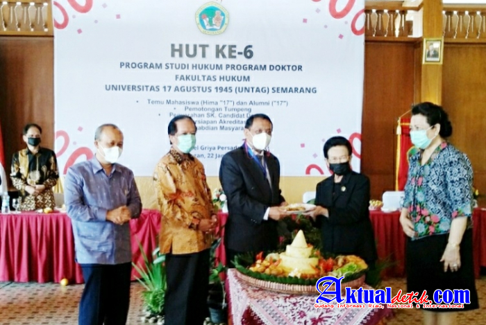 FH UNTAG Semarang Gelar Kegiatan HUT Ke-6 Prodi Hukum Program Doktor