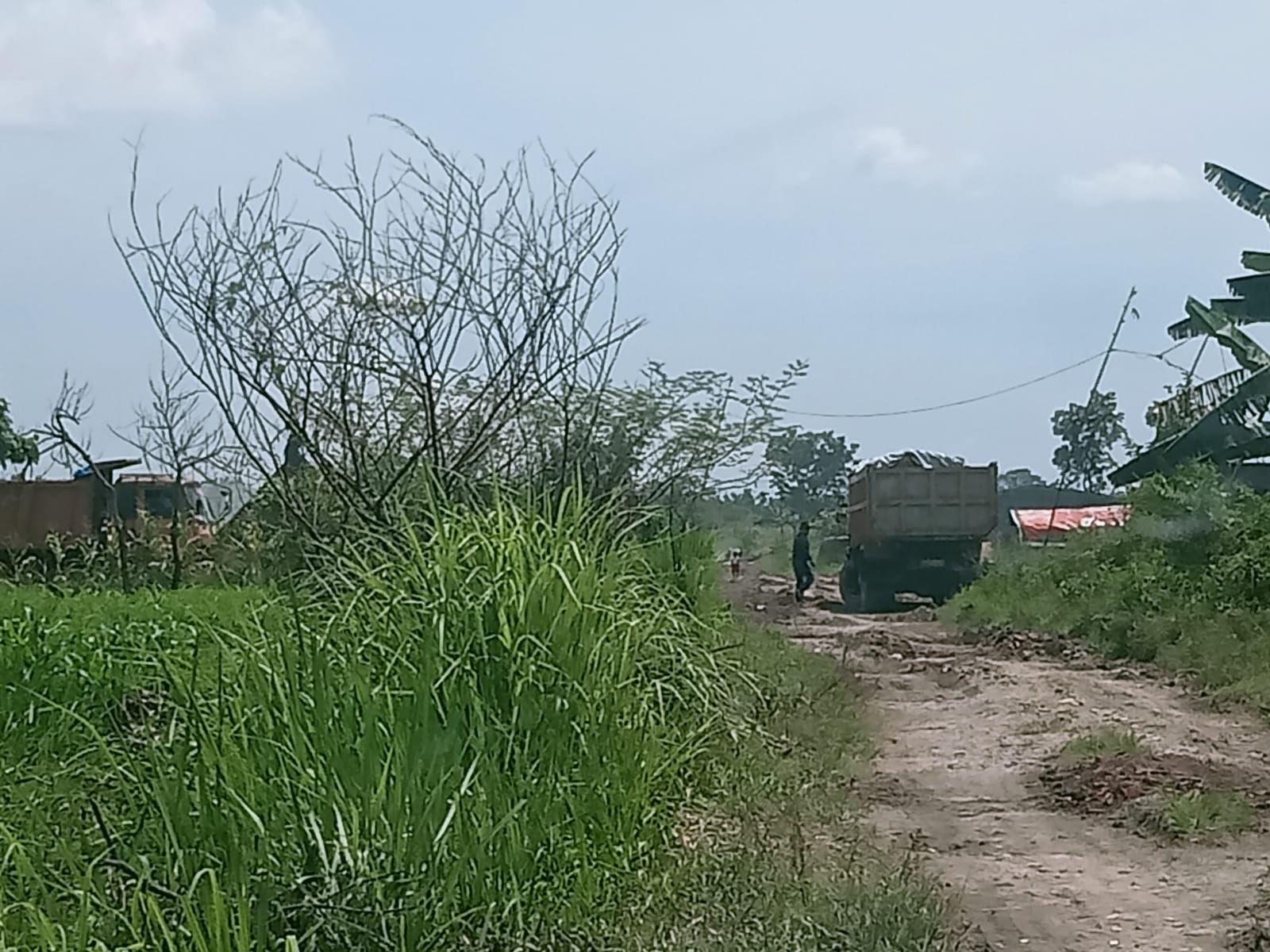 Pengusaha Galian C Diduga Ilegal di Areal PTPN ll Jalan Tapanuli Mengaku Aparat Muluskan Bisni