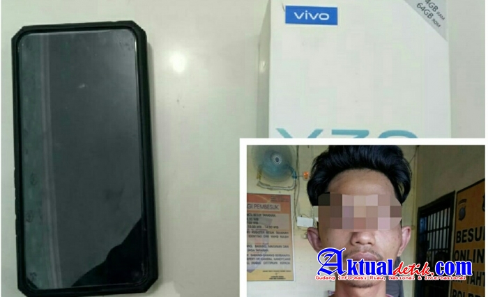Penjambret Handphone Ditangkap Warga Setelah di Massa dan Diserahkan ke Pihak Berwajib