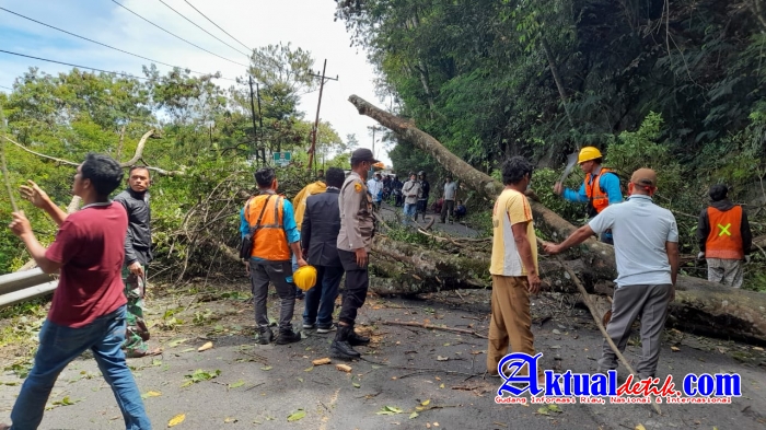 Kapolsek Parapat Bersinergi Mengutamakan Keselamatan Masyarakat Pengguna Jalan