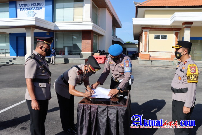 Mewakili Kapolres, Wakapolres Karangasem Pimpin Upacara Sertijab Pejabat Utama