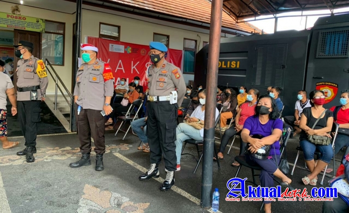 Wakapolres Gianyar Cek Pelayanan Gerai Vaksin Presisi Di Klinik Polres Gianyar