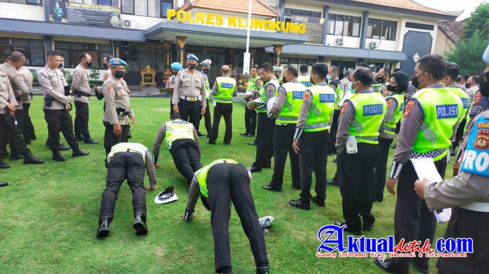 Pastikan Kelengkapan dan Kesiapan Anggota, Usai Apel Jampim Propam Polres Klungkung Gelar Gaktibplin